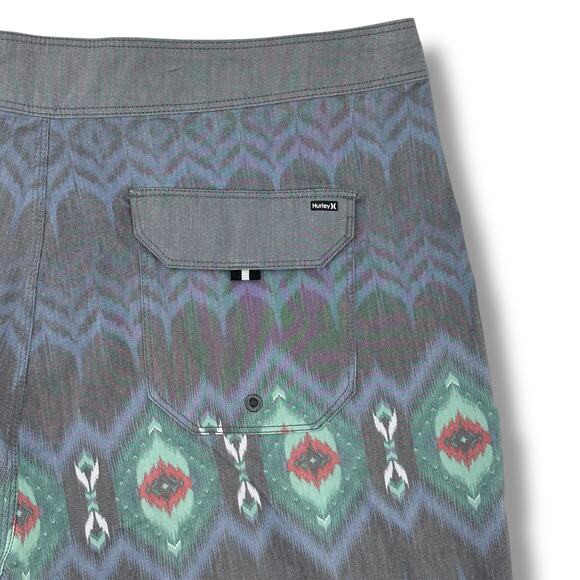 Hurley Phantom Naturals Tailgate Southwestern Ikat Board Shorts 18" Mens Sz 30 - Picture 6 of 8